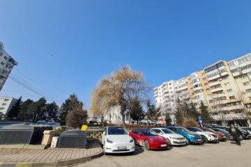 Parcare cu plată care poate fi utilizată în baza abonamentelor de riverani