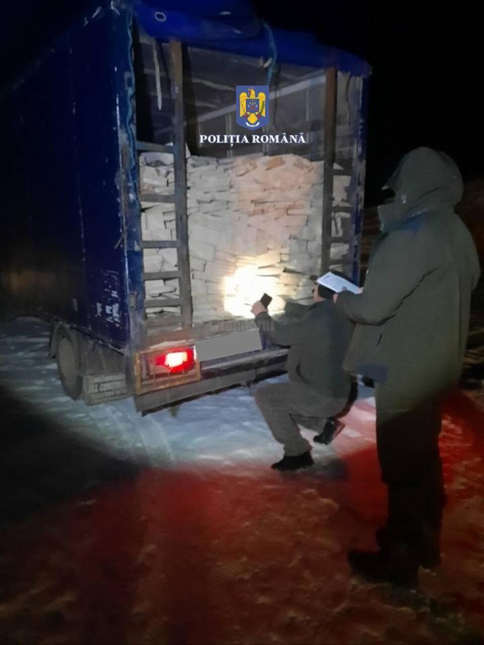 Legea privind transporturile de lemn a fost înăsprită, dar afaceriștii ilegali s-au adaptat și ei imediat situației Legea privind transporturile de lemn a fost înăsprită, dar afaceriștii ilegali s-au adaptat și ei imediat situației