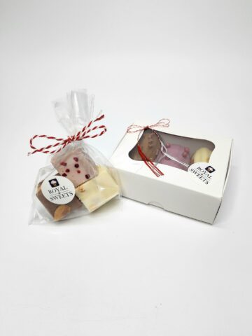 Mărțișoare dulci – macarons, ciocolară de casă, mini-eclere – la cofetăria Royal Sweets Suceava