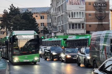 Studenții cu domiciliul în municipiul Suceava vor beneficia de 20 de călătorii gratuite cu autobuzele TPL