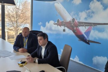 Președintele Consiliului Județean Suceava s-a întâlnit cu reprezentanții Wizz Air pentru a aduce noi curse pe aeroport