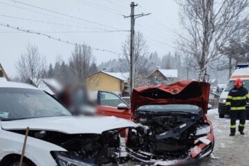 Coliziune între două autovehicule la Șaru Dornei