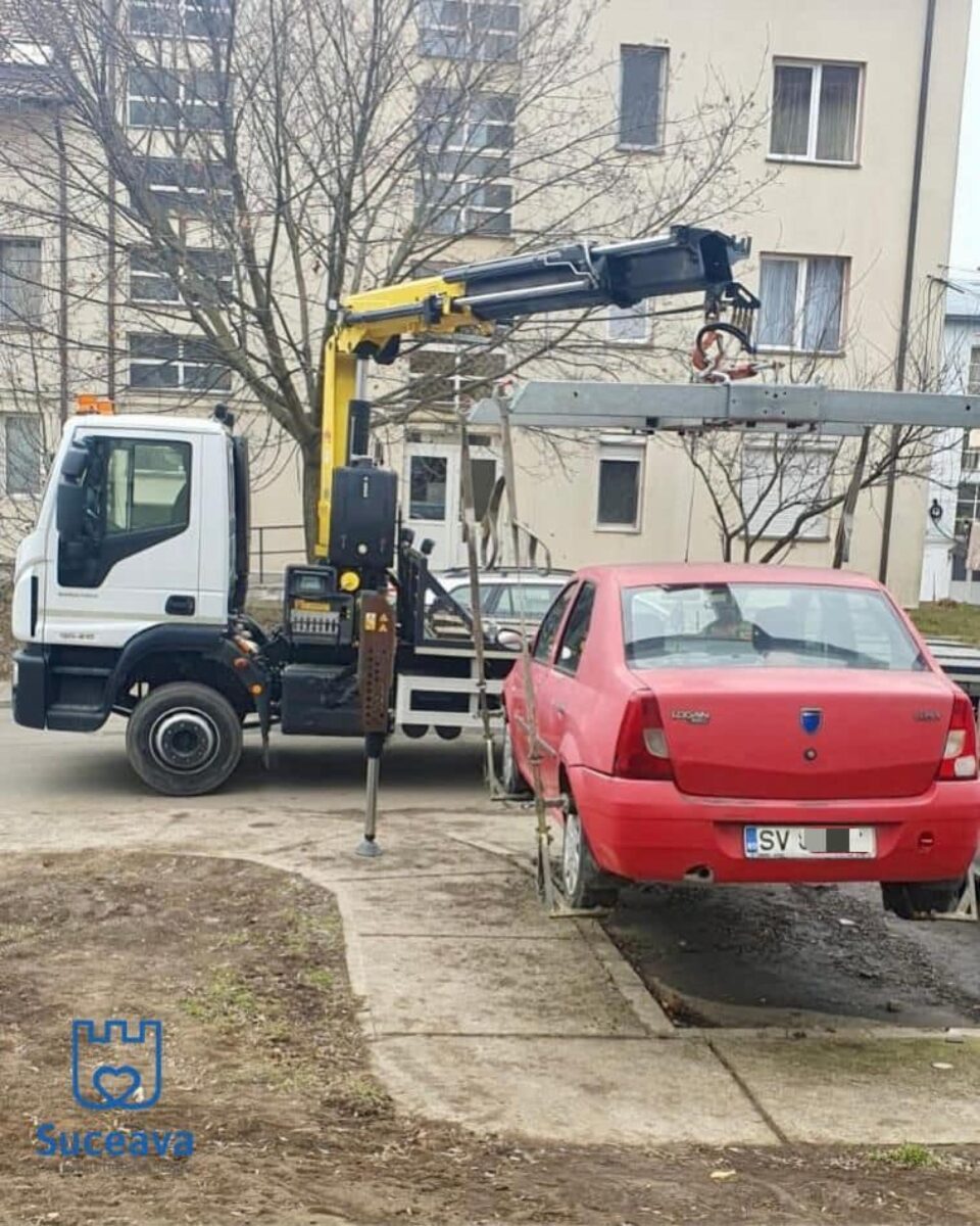 Mașini abandonate ridicate de pe străzile municipiului reședință de județ