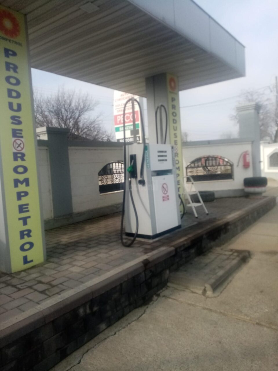 Spălătoria și stația de carburanți