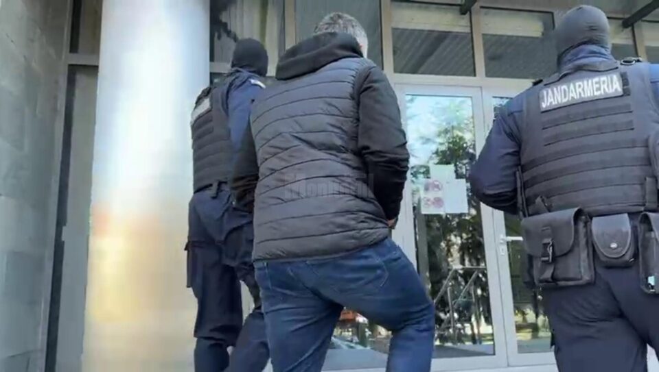 Trei polițiști examinatori din contingentul post-Obreja de la ”Permise și Înmatriculări”, anchetați pentru că ar fi luat mită