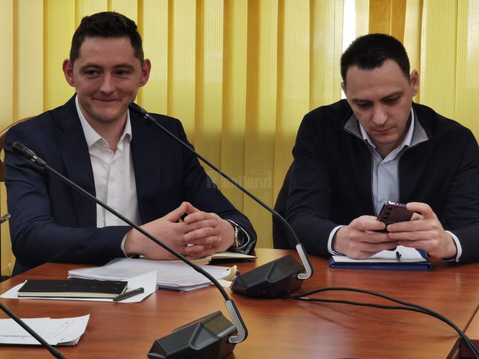 Eugen Bojoreanu, zis ”Puiu”, șef la „Administrația Străzilor” și Cătălin Ciobanu - șef la „Parcări”