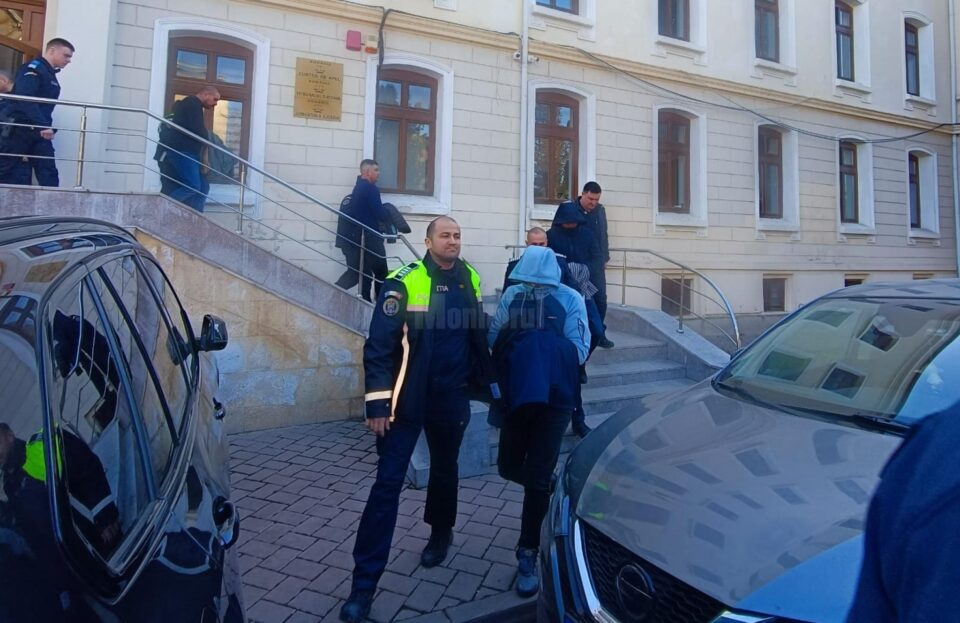 Cinci mandate de arestare în dosarul de corupție pe filiera elevi – instructori auto – polițiști examinatori
