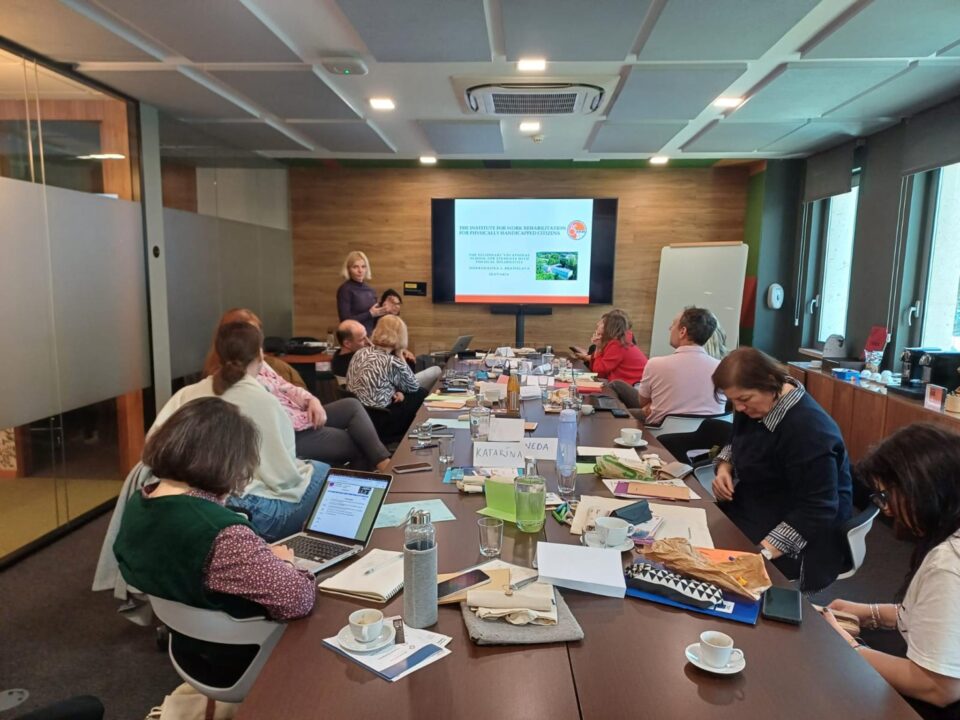 Profesorii de la Școala „Samson Bodnărescu” Gălănești, la cursul Erasmus+ „Wellbeing in Nature” din Lisabona