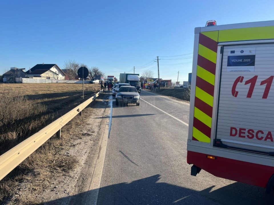 Accident cu patru mașini implicate și trei răniți, la Călugăreni - Adâncata