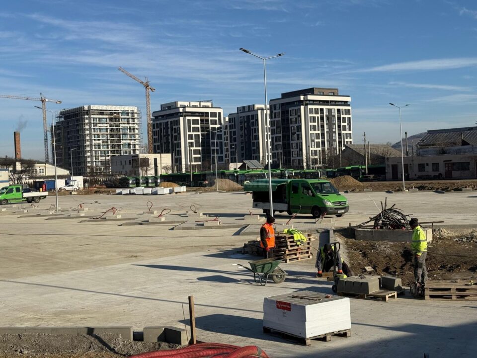 Autobaza pentru transportul electric metropolitan se apropie de finalizare