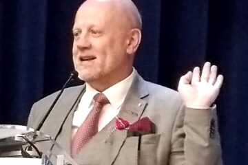 Vicerectorul Universității Orebro, prof. univ. Ake Strid