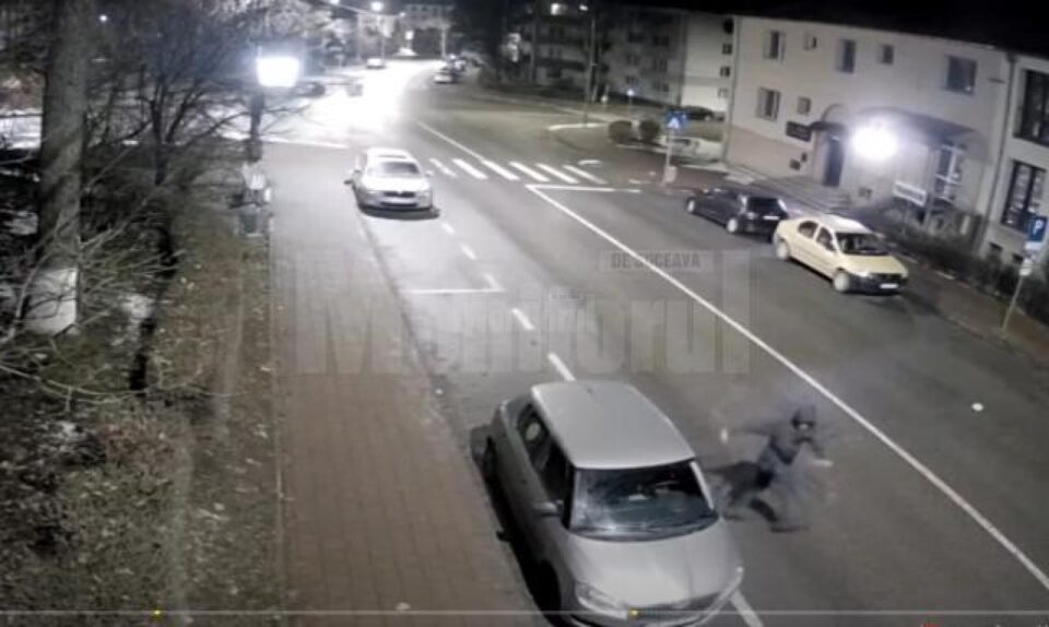 Peste 9 ani de închisoare pentru un individ care, printre altele, a spart și oglinzile a 18 mașini din Suceava Peste 9 ani de închisoare pentru un individ care, printre altele, a spart și oglinzile a 18 mașini din Suceava