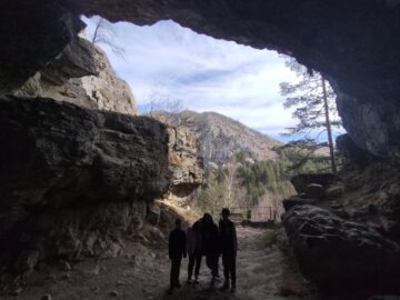 Grup de elevi de la Școala Voitinel, premiat cu o excursie de Asociația TRI-O