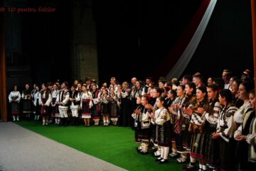 Spectacolul muzical coregrafic „Azi cânt pentru tine, mamă!”