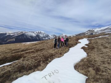 Grup de elevi de la Școala Voitinel, premiat cu o excursie de Asociația TRI-O