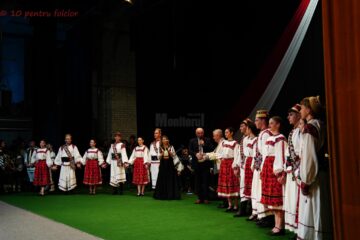Spectacolul muzical coregrafic „Azi cânt pentru tine, mamă!”