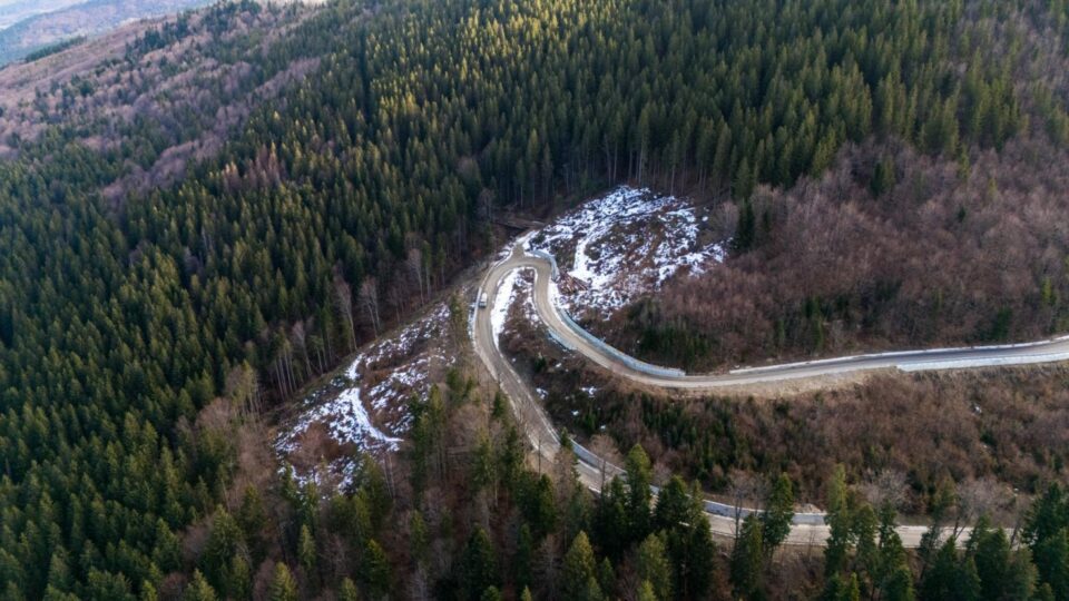 Drumul Talienilor din Mălini, unul dintre cele mai spectaculoase trasee din județ, va fi finalizat luna viitoare