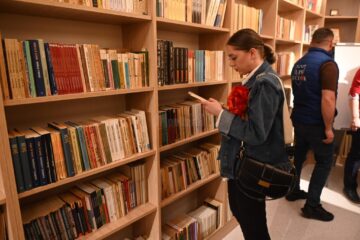 Bibliotecă modernizată cu o donație de 28.000 euro, la LPS Suceava