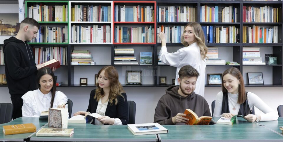 Facultatea de Litere și Științe ale Comunicării oferă cursuri de pregătire pentru bacalaureat la Limba și literatura română Facultatea de Litere și Științe ale Comunicării oferă cursuri de pregătire pentru bacalaureat la Limba și literatura română