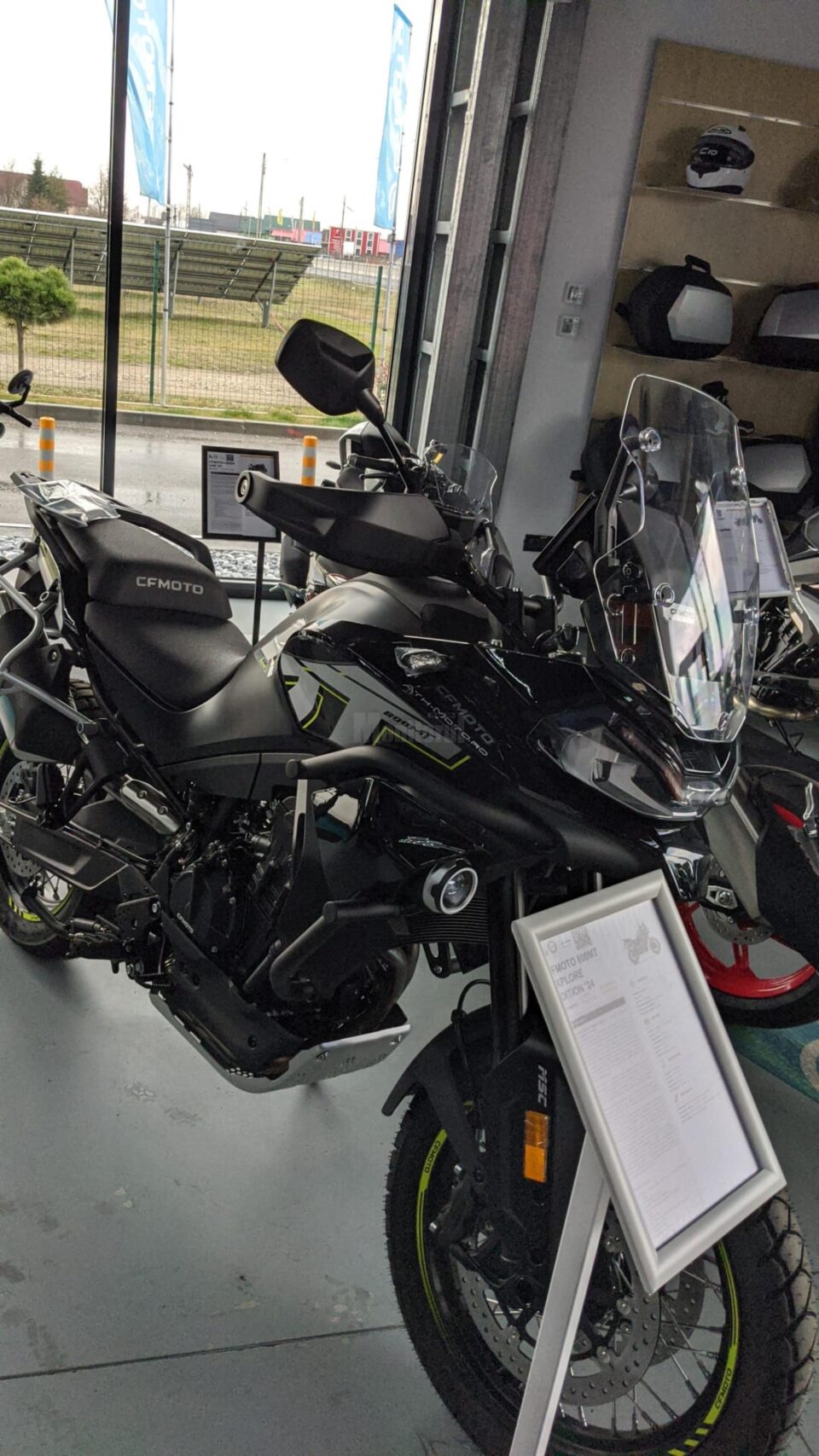 Evyan Moto Hub, in Scheia