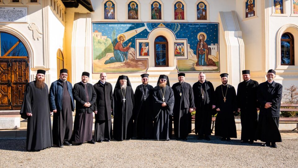 Întâlnire de lucru cu reprezentanții ONG-urilor care funcționează cu binecuvântarea Arhiepiscopului Sucevei și Rădăuților