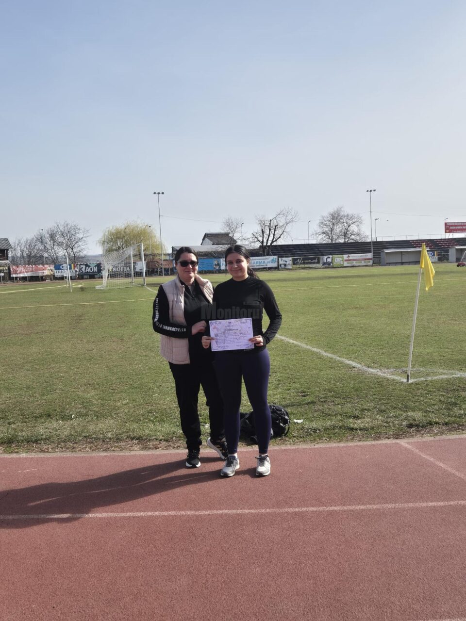 Jaba Magda Gabriela (clasa XII A) și prof. de Educație Fizică și Sport Țurcanu Alina Petruța
