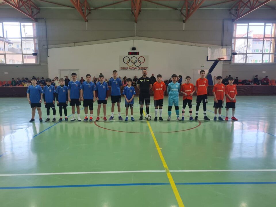 Echipa de fotbal băieți U12, coordonată de prof. de Educație fizică și sport Ciubotaru Mihai