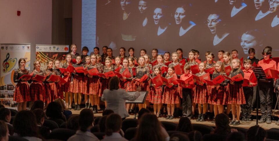 Corul VIVAT, în concert alături de Corul MADRIGAL, la Turneul Național de Paște „Săptămâna Patimilor”