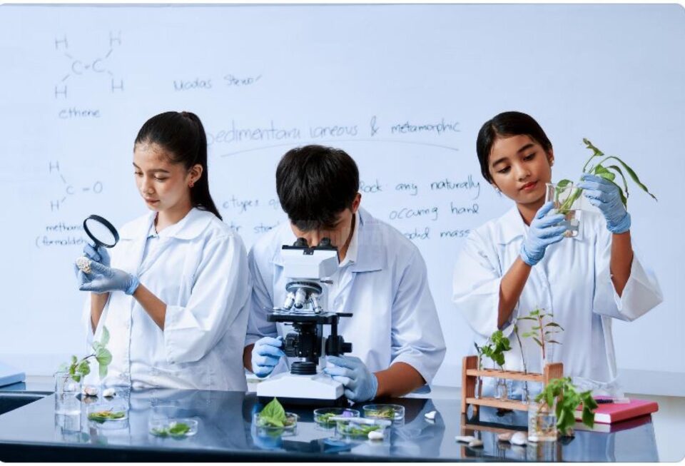 Suceava merge la Olimpiada Națională de Biologie cu șase elevi