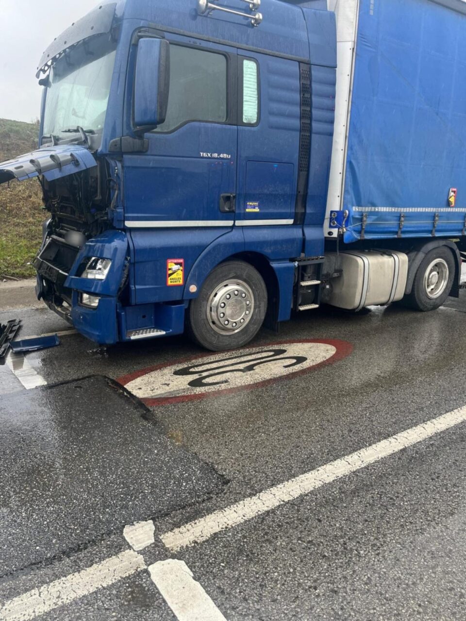 Două tiruri s-au ciocnit pe șoseaua de centură a Sucevei