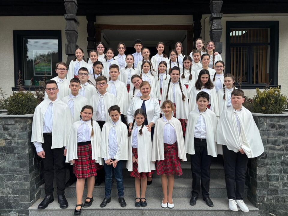Corul „Vivat”, din Câmpulung Moldovenesc, în concert alături de Corul „Madrigal”, la Turneul Național de Paște „Săptămâna Patimilor”