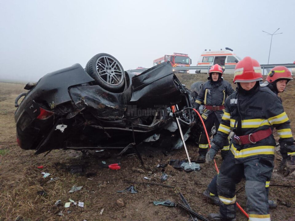 A murit zdrobit în mașina cu care a zburat de pe șoseaua de centură din Rădăuți