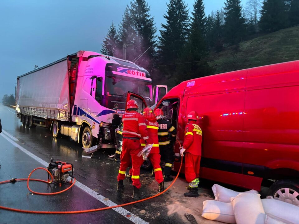 Accident grav la Vama