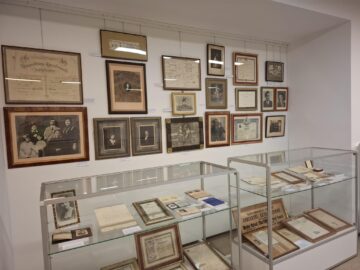 Documente de familie, fotografii, obiecte păstrate timp de generații, dar și rochii purtate de Corina Chiriac, expuse la Muzeul de Istorie
