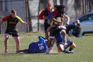 Cu 17 jucători care se antrenează în regim profesionist, printre ei patru kenyeni și un sud-african, humorenii au ambiții spre prima ligă