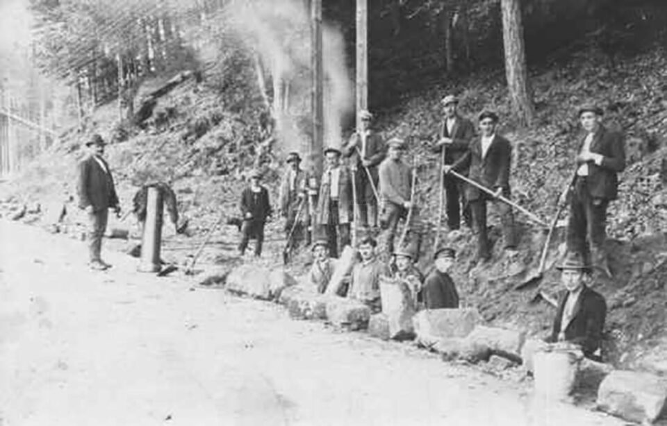 Presa veche 13 martie cu foto BRIGADIERI (1)