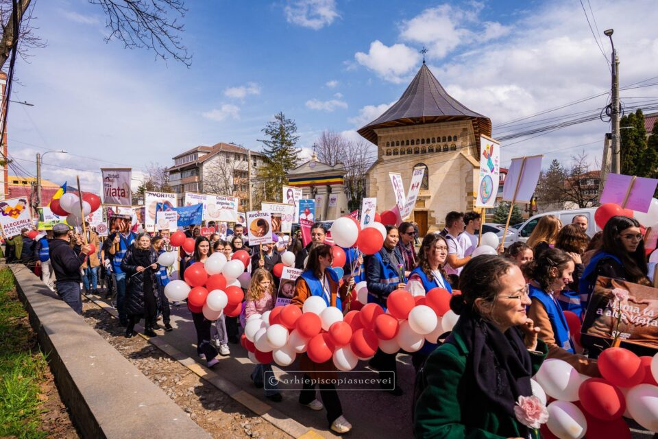 Marșul pentru viață în Arhiepiscopia Sucevei și Rădăuților în ziua Praznicului Bunei Vestiri