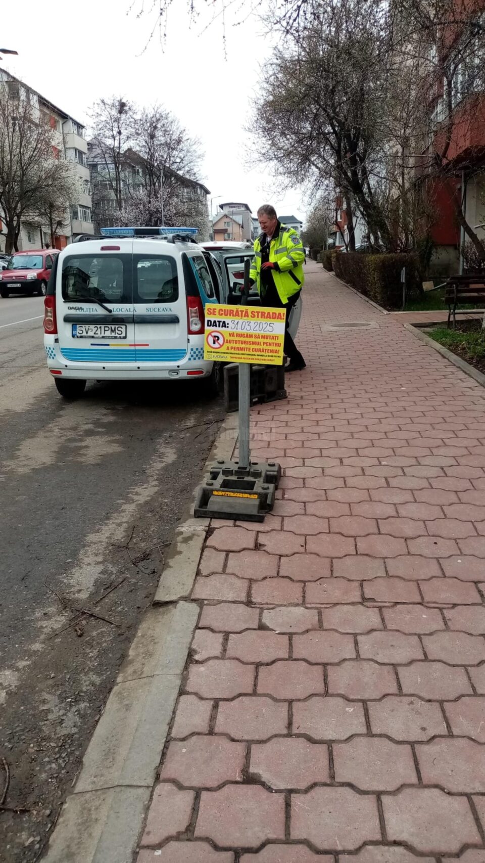 Se pregătesc indicatoare temporare care se vor amplasa cu 48 de ore înainte pe străzile pe care se va interveni
