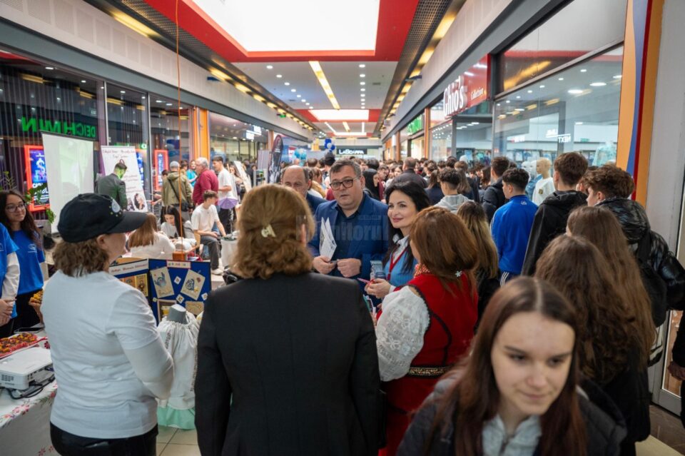 34 de școli au participat la Târgul Ofertelor Educaționale din Suceava