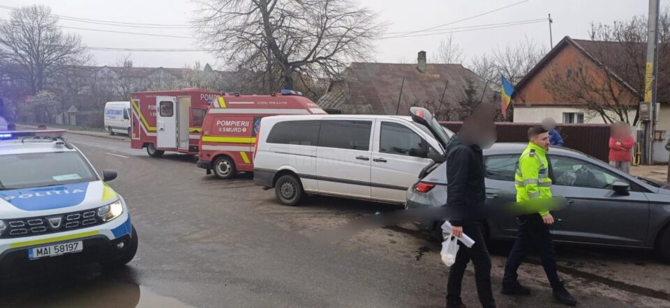 Patru persoane a ajuns la spital după un accident pe str. Gheorghe Doja