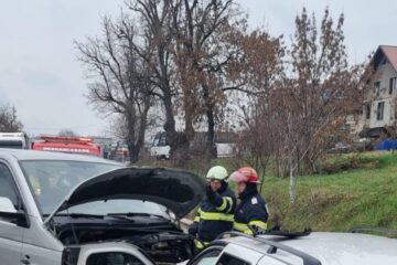 Accident provocat de un șofer care nu s-a asigurat la ieșirea din parcarea unei cafenele din Suceava