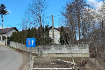 Casa notarului din Milișăuți de unde hoții au furat aproximativ 1,4 milioane de euro, în diferite monede