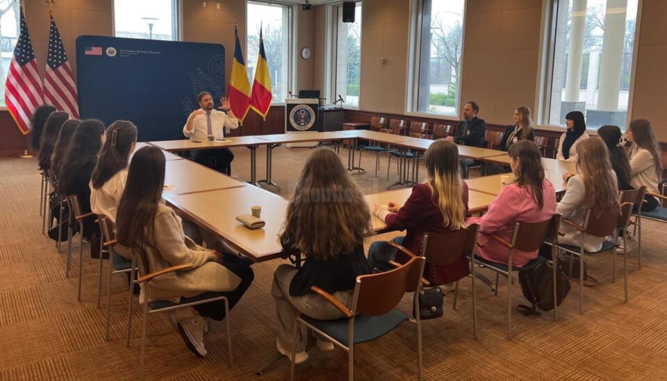 În vizită la Ambasada SUA