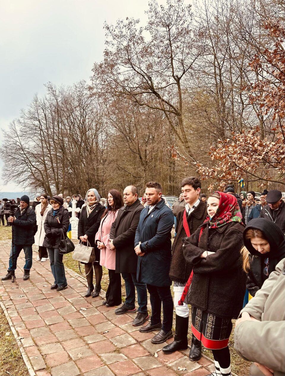 O delegație a AUR Suceava a fost prezentă la ceremonia de comemorare a românilor martiri de la Fântâna Albă