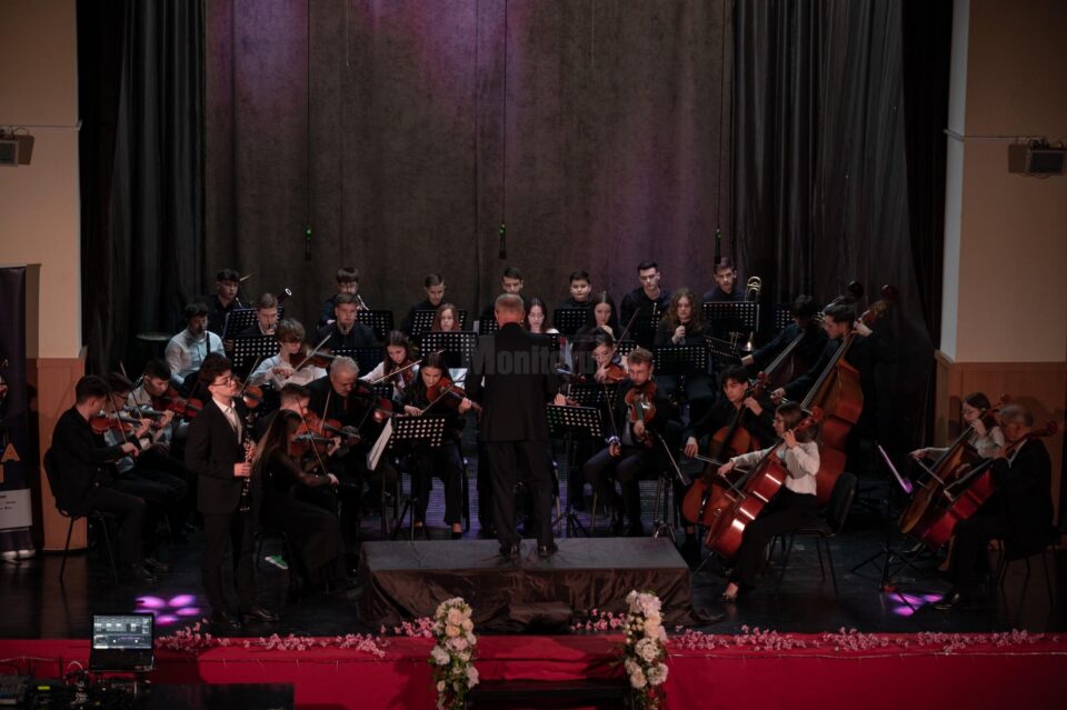 Emoție și rafinament la concertul simfonic al elevilor și profesorilor Colegiului de Artă, pe scena din Siret
