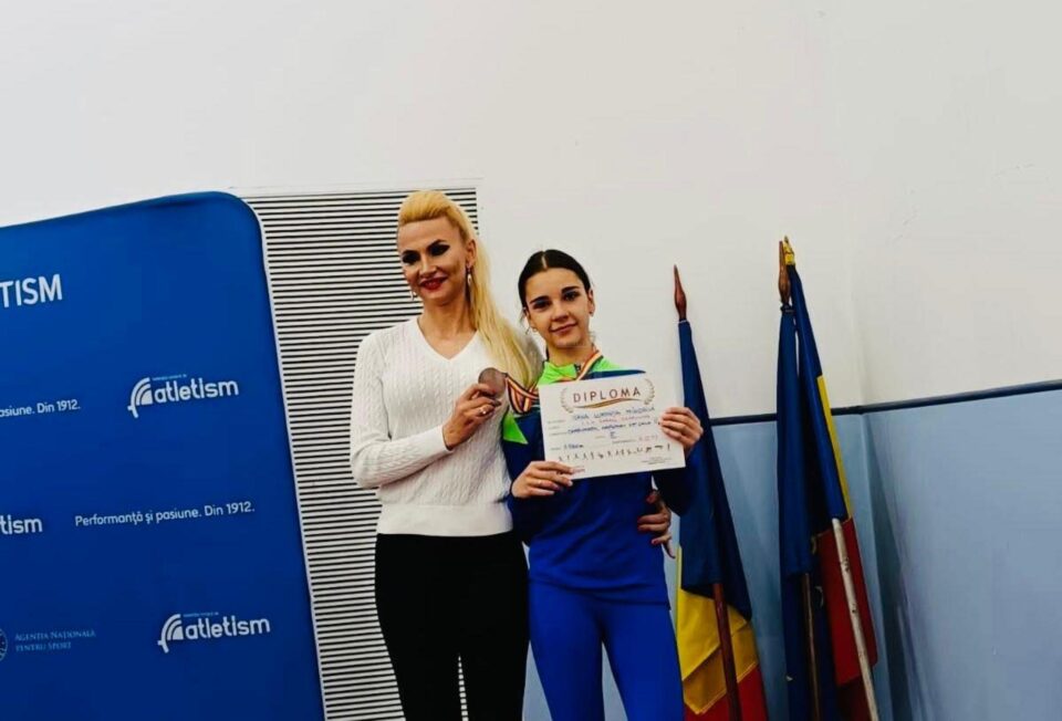 Ioana Mândrilă alături de antrenoarea Erzilia Țîmpău