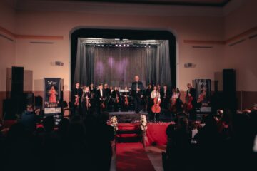 Emoție și rafinament la concertul simfonic al elevilor și profesorilor Colegiului de Artă, pe scena din Siret