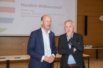 Actualul și fostul președinte al regiunii germane Schwaben, Martin Sailer, respectiv Juergen Reichert