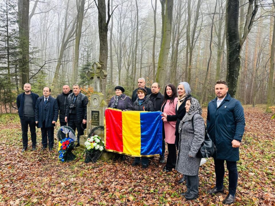 O delegație a AUR Suceava a fost prezentă la ceremonia de comemorare a românilor martiri de la Fântâna Albă
