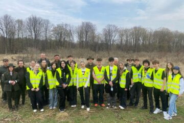 200 de goruni plantați la Pătrăuți cu voluntari de la LEO Suceava Bucovina